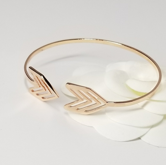 Chic Arrow Open Cuff Bracelet NEW - Picture 8 of 11